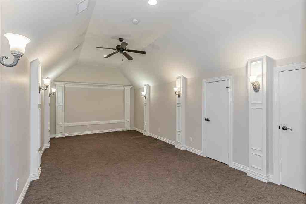 1004 Drake Dr - Photo 6 of 24