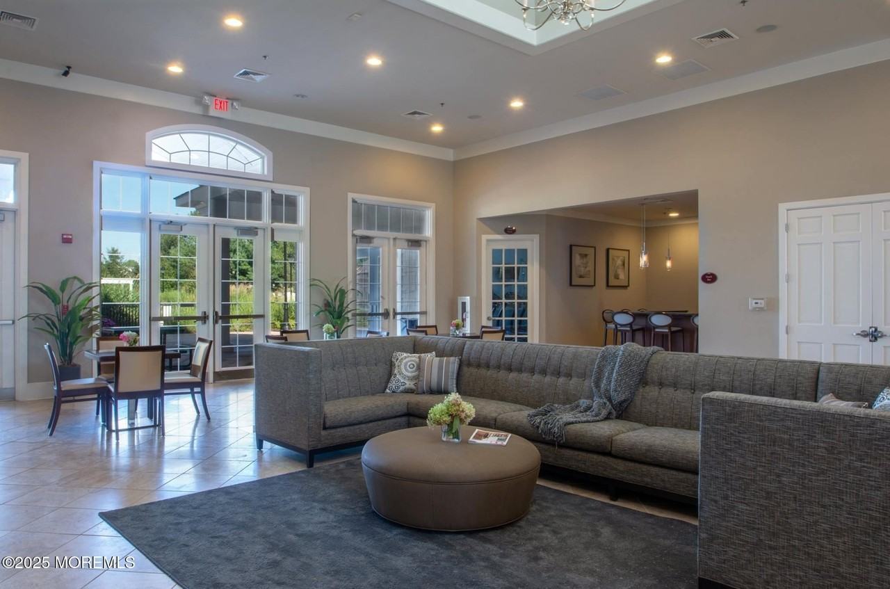 40 Demarest Dr - Photo 2 of 3