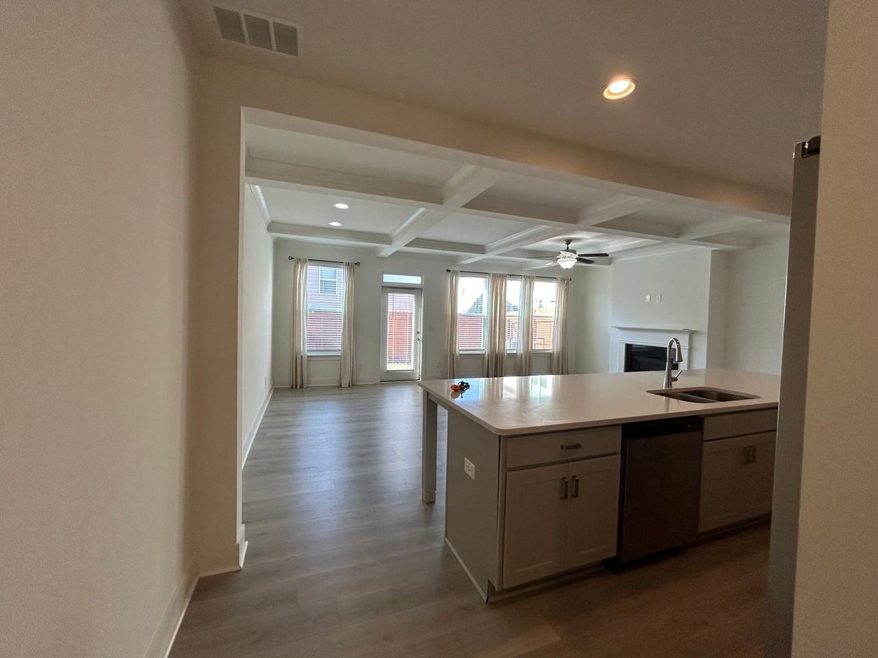 7741 Squire Ct - Photo 4 of 25