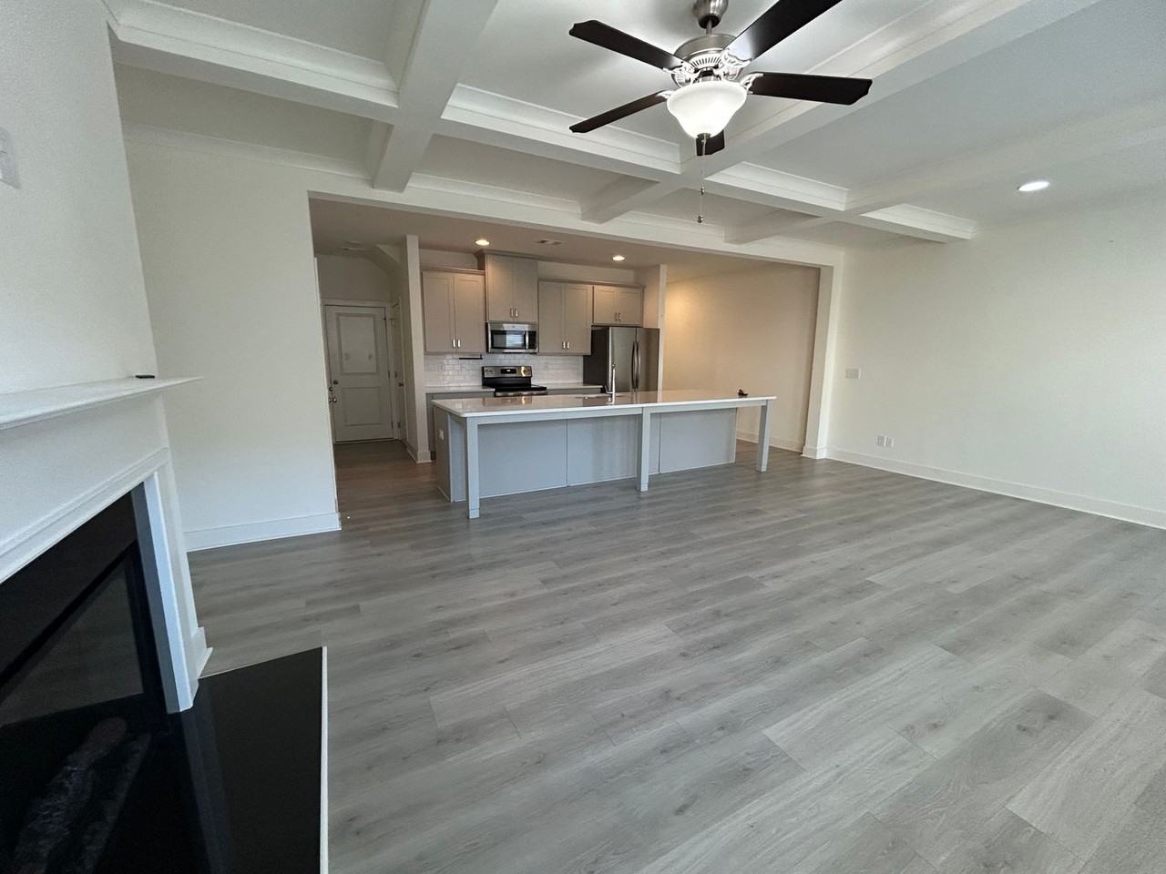 7741 Squire Ct - Photo 7 of 25