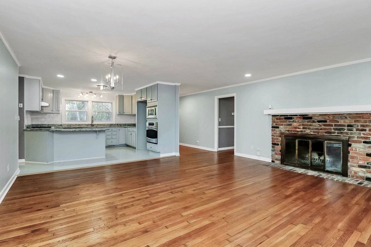 8101 Kerrybrook Cir - Photo 2 of 21