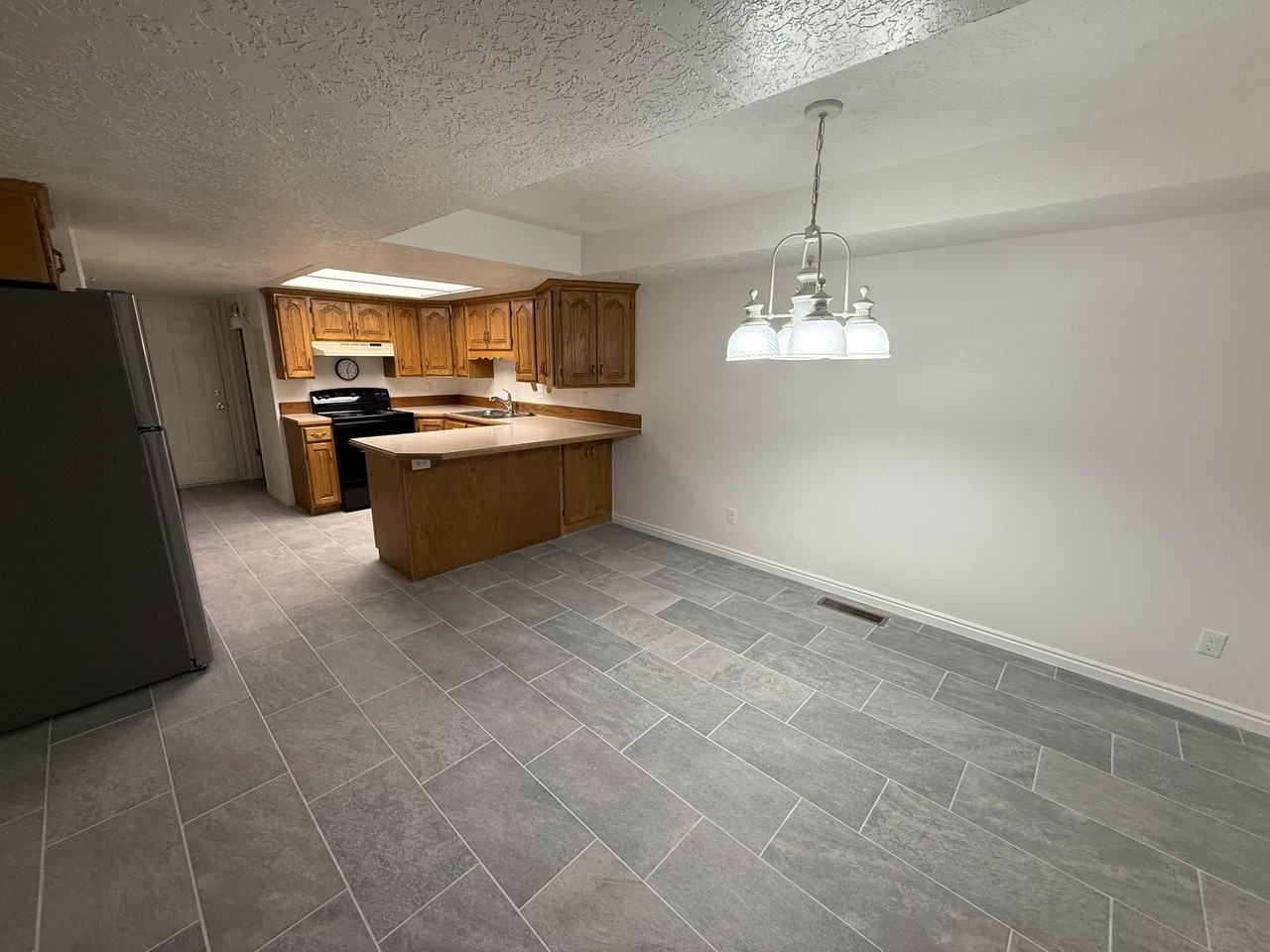 1186 E St - Photo 3 of 21