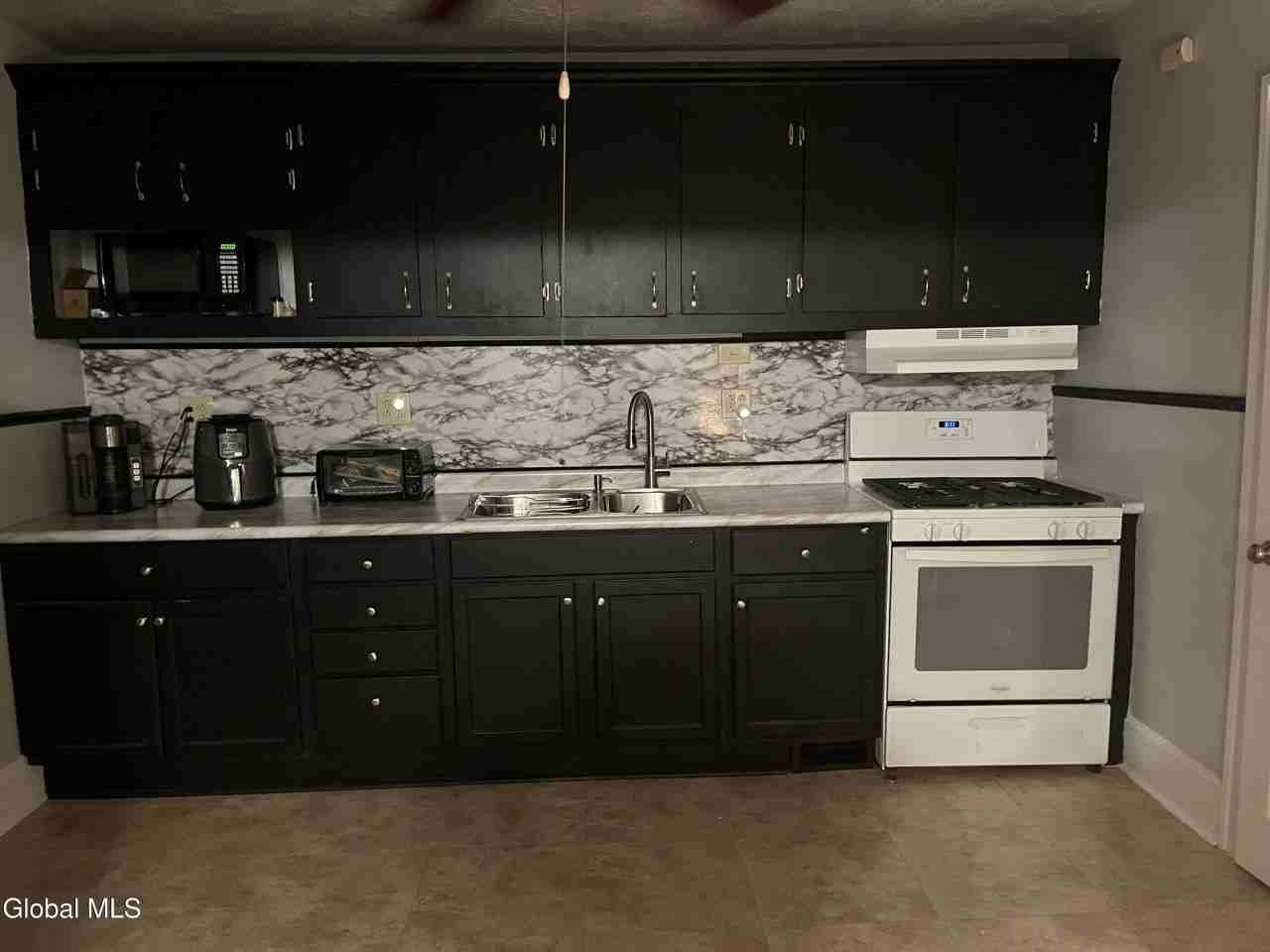 60 E 8th Ave - Photo 2 of 6