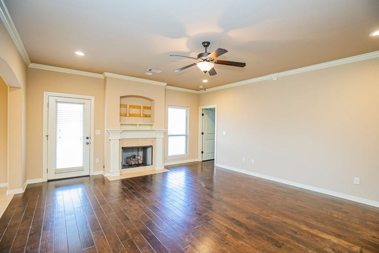 2955 N Raven Ln - Photo 2 of 23