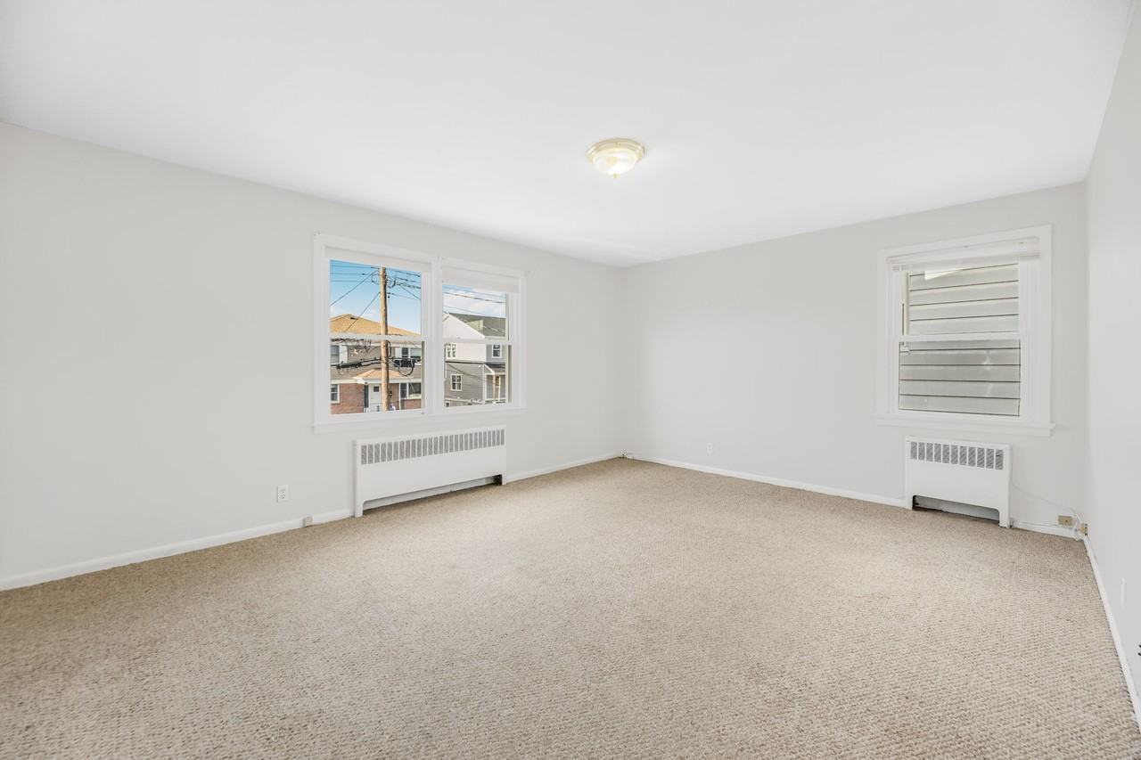 120 Woodside Ave - Photo 3 of 12