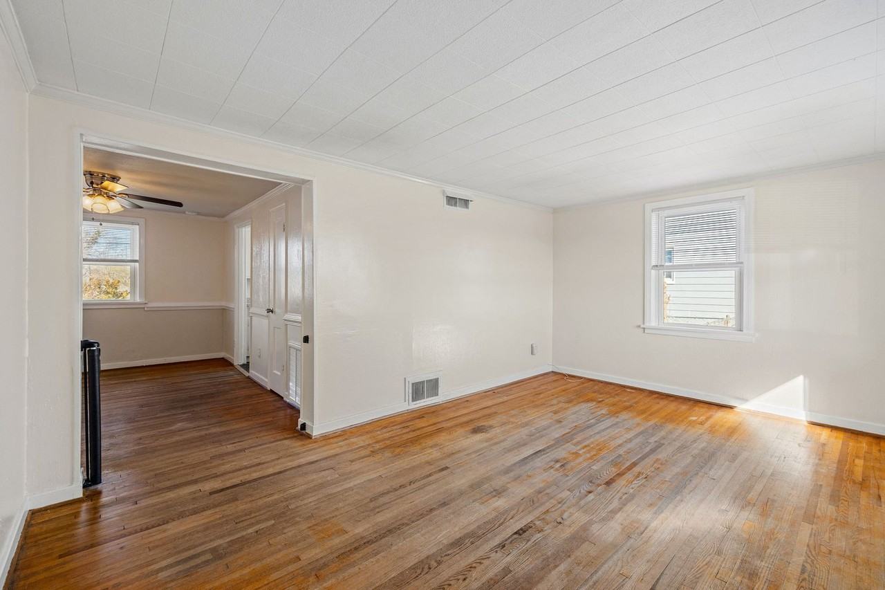 2418 Vernon Rd - Photo 6 of 28