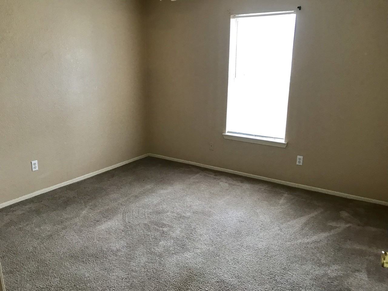 2220 Misty Dr - Photo 5 of 8