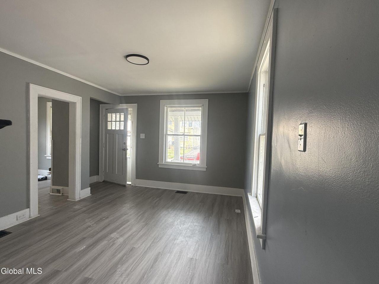 2228 Guilderland Ave - Photo 3 of 11