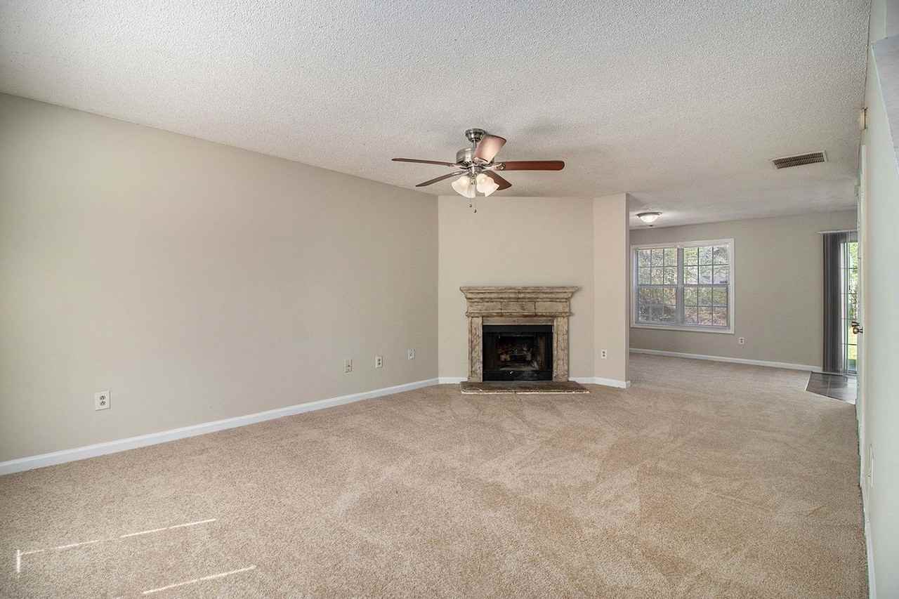 6584 Chestnut Oaks Rdg - Photo 2 of 18