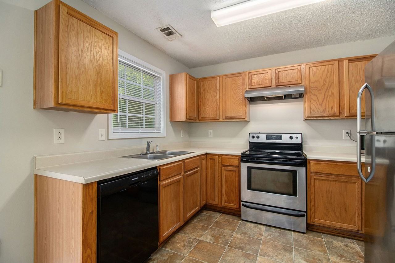 6584 Chestnut Oaks Rdg - Photo 6 of 18