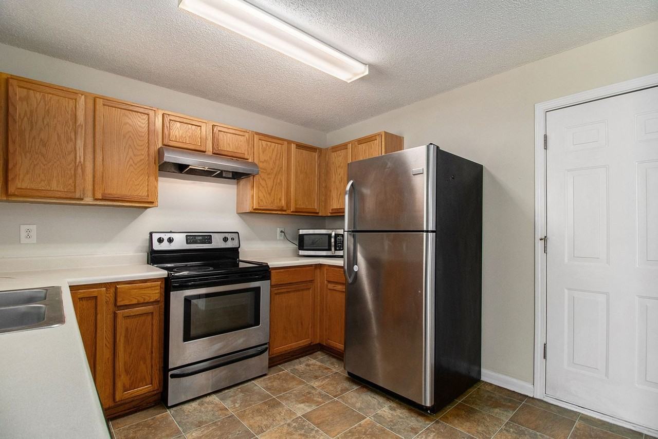 6584 Chestnut Oaks Rdg - Photo 7 of 18