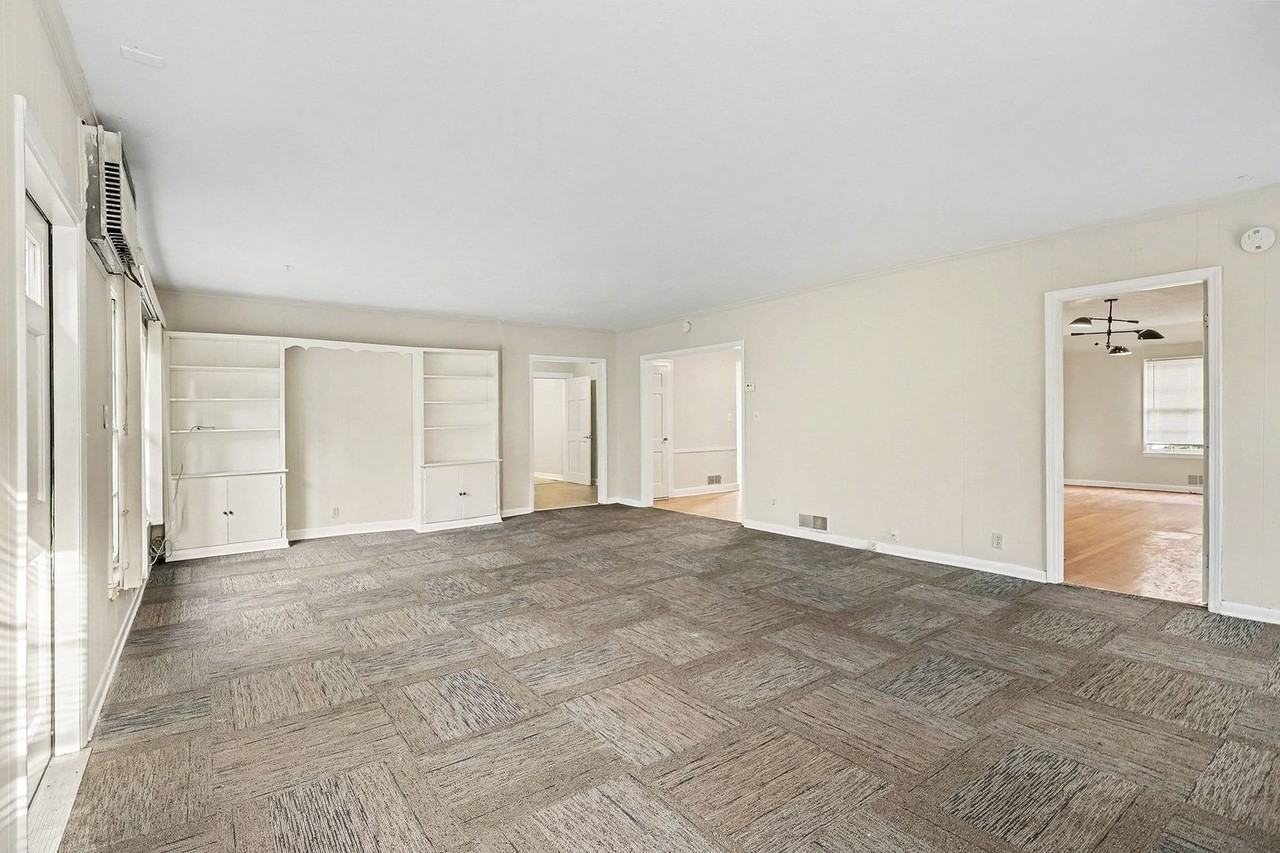 1944 Ridgewood Dr Ne - Photo 4 of 18