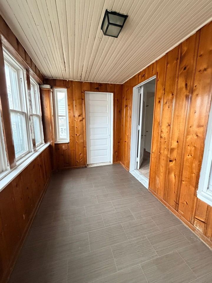 71 N Warman Ave - Photo 3 of 18