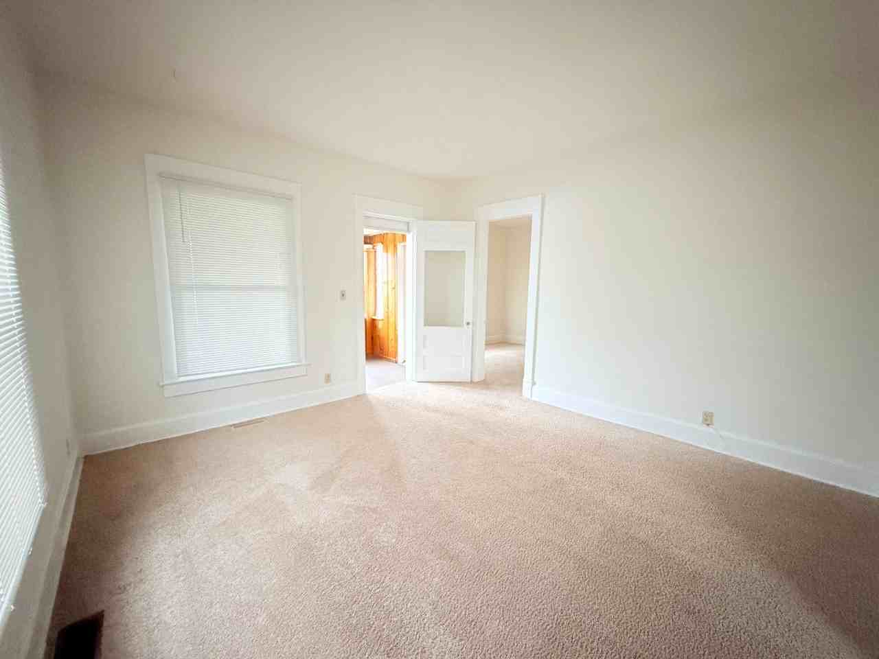 71 N Warman Ave - Photo 5 of 18