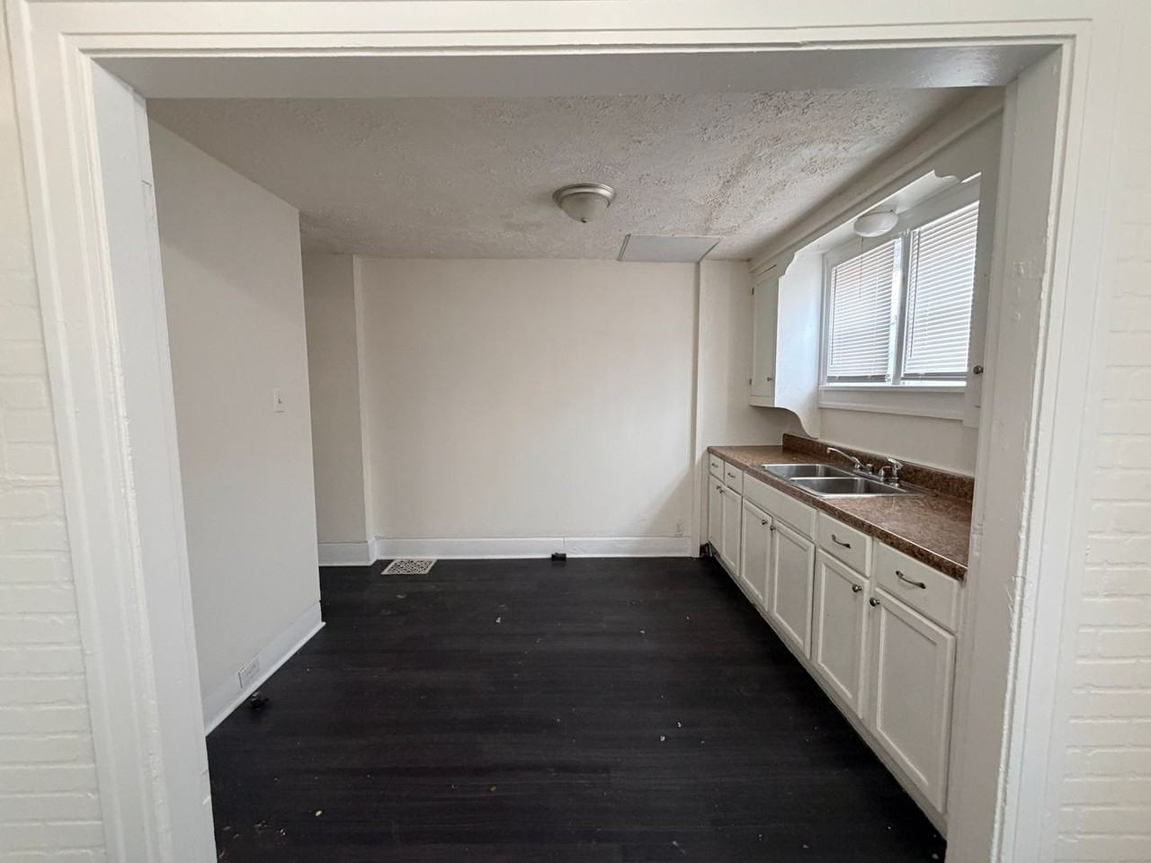 3141 N Park Ave - Photo 6 of 13