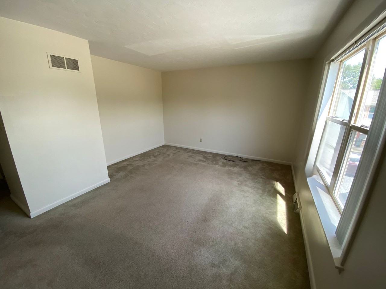 231 Craigdan Dr - Photo 2 of 7