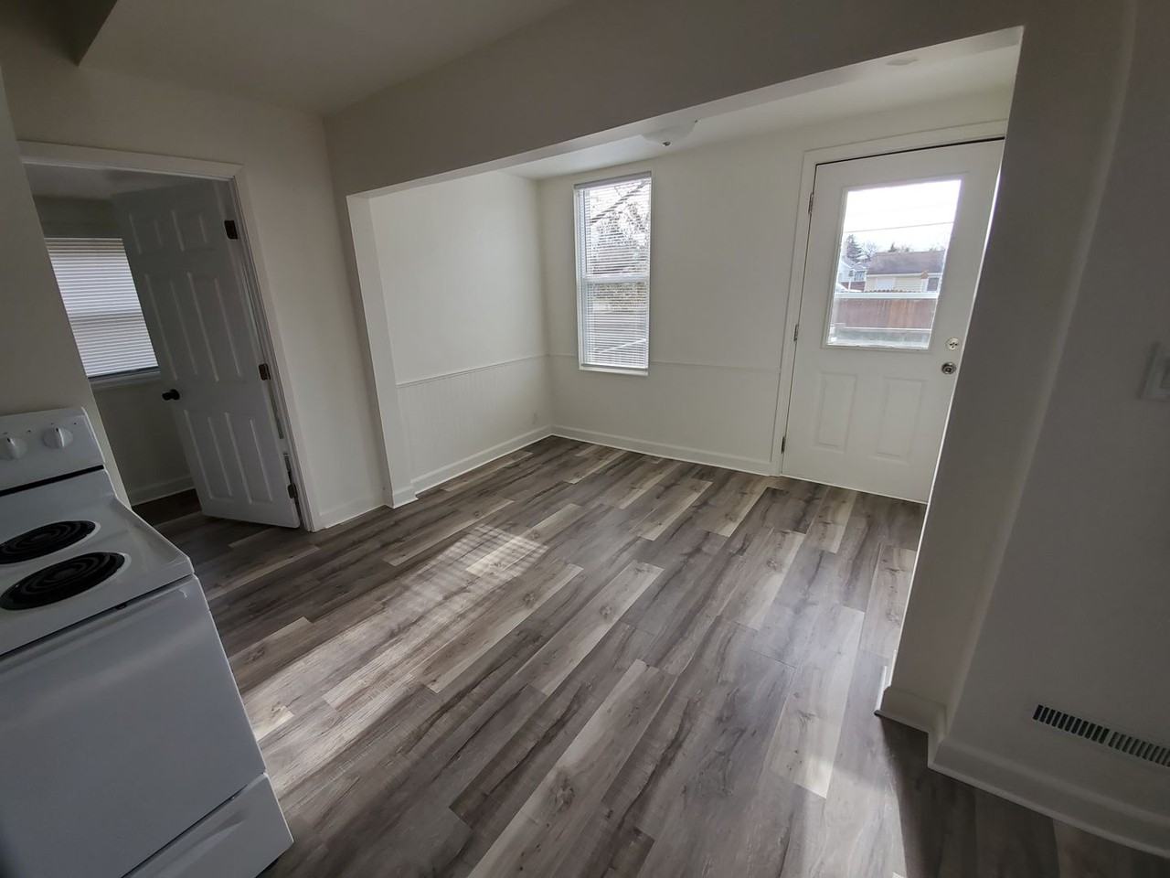 206 Wright Ave - Photo 3 of 11