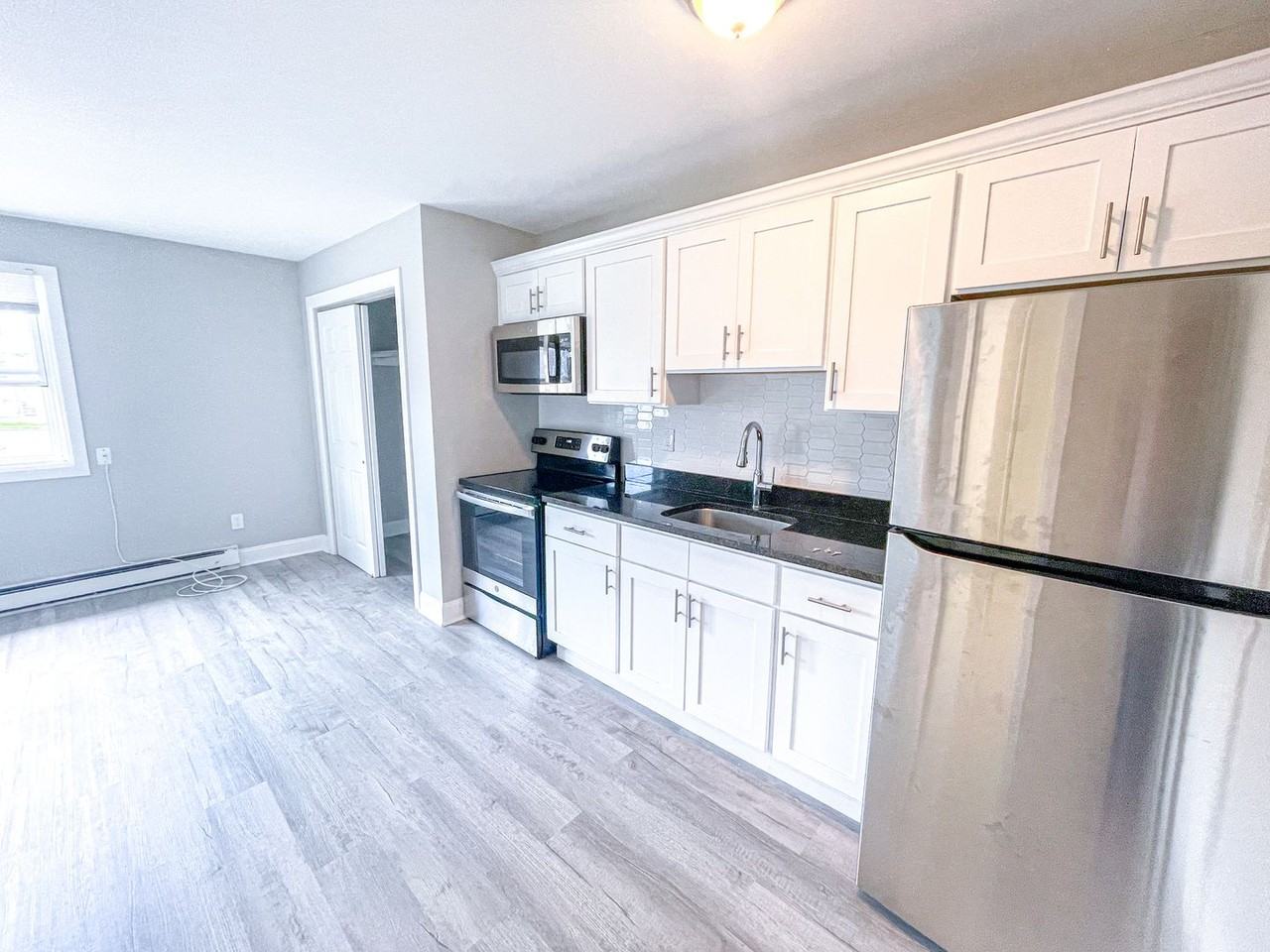 Davis Apartments - Photo 4 of 12