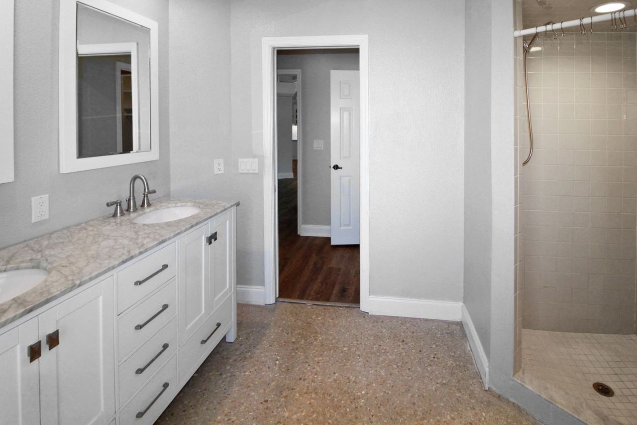 225 Woodingham Ln - Photo 7 of 22