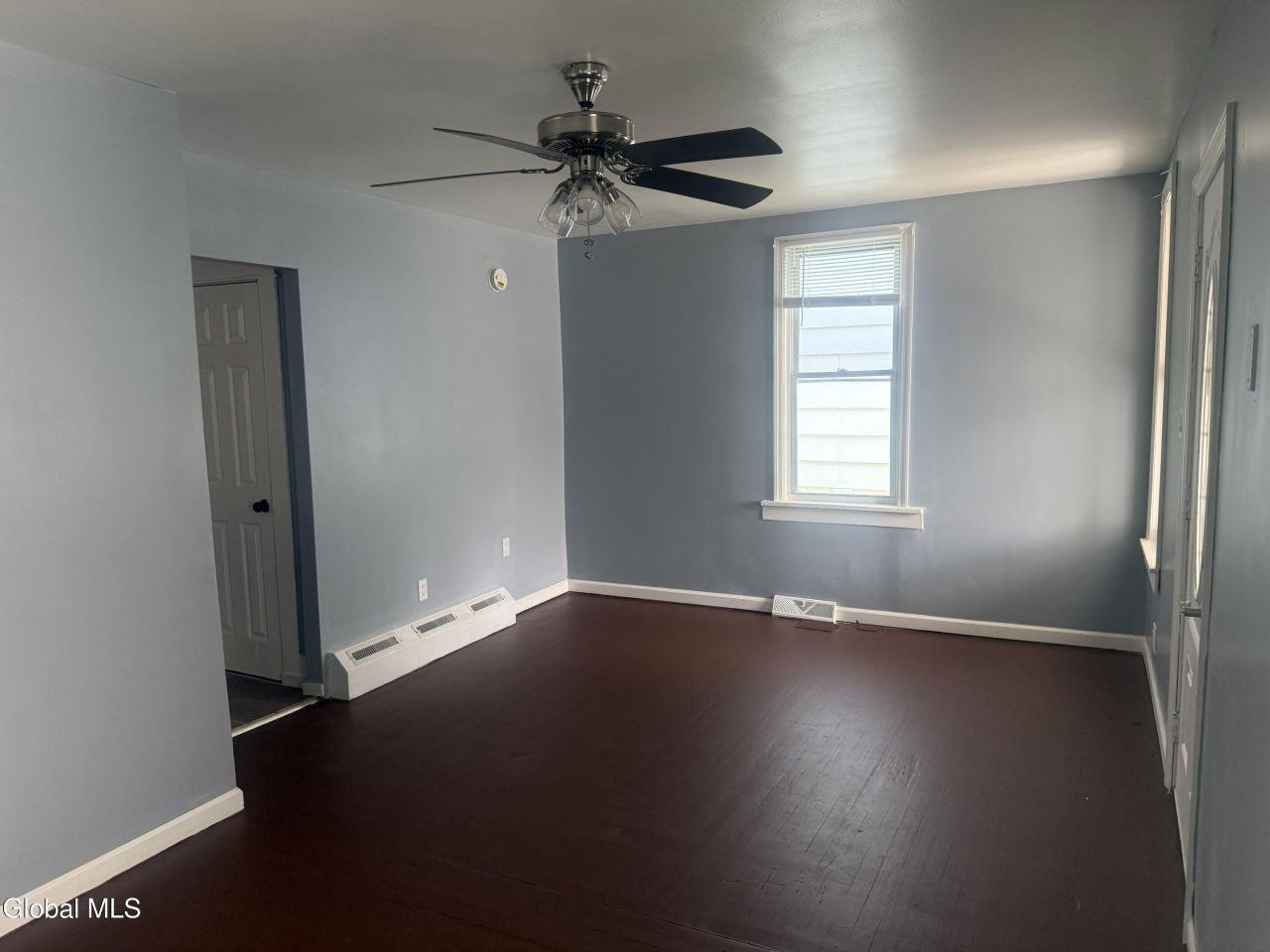 1125 Cutler St - Photo 2 of 7