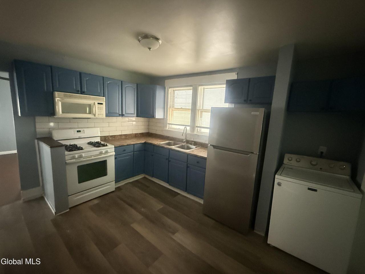 1125 Cutler St - Photo 3 of 7