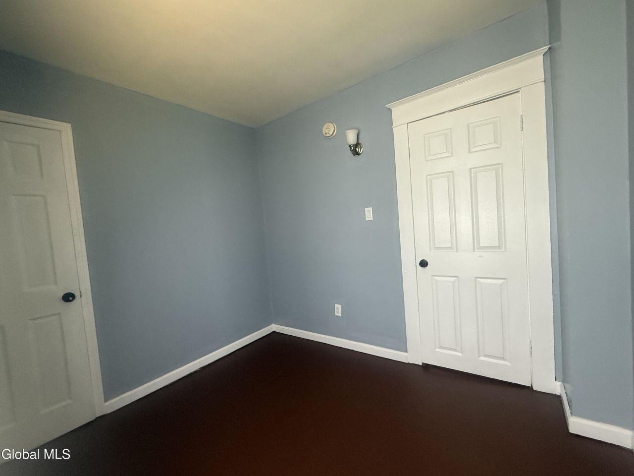 1125 Cutler St - Photo 5 of 7