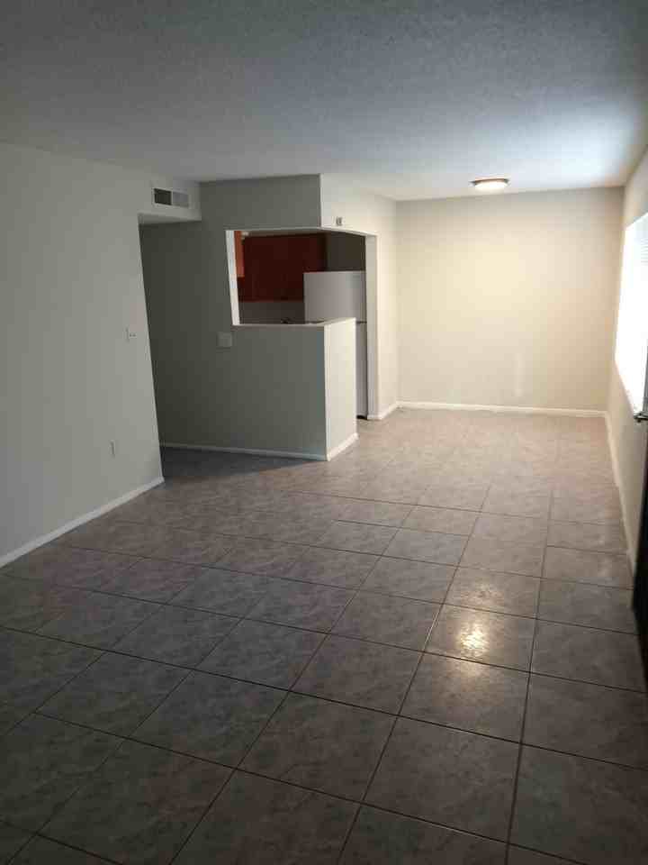 1424 Holden Ave #B - Photo 4 of 9