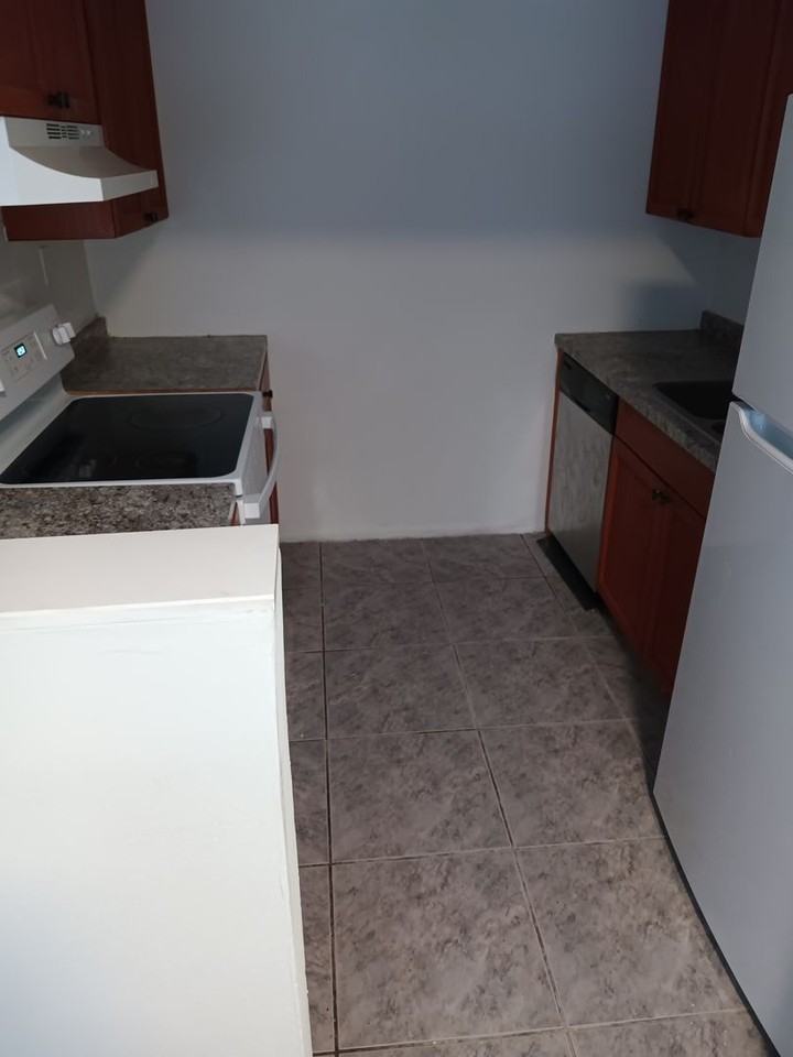 1424 Holden Ave #B - Photo 6 of 9