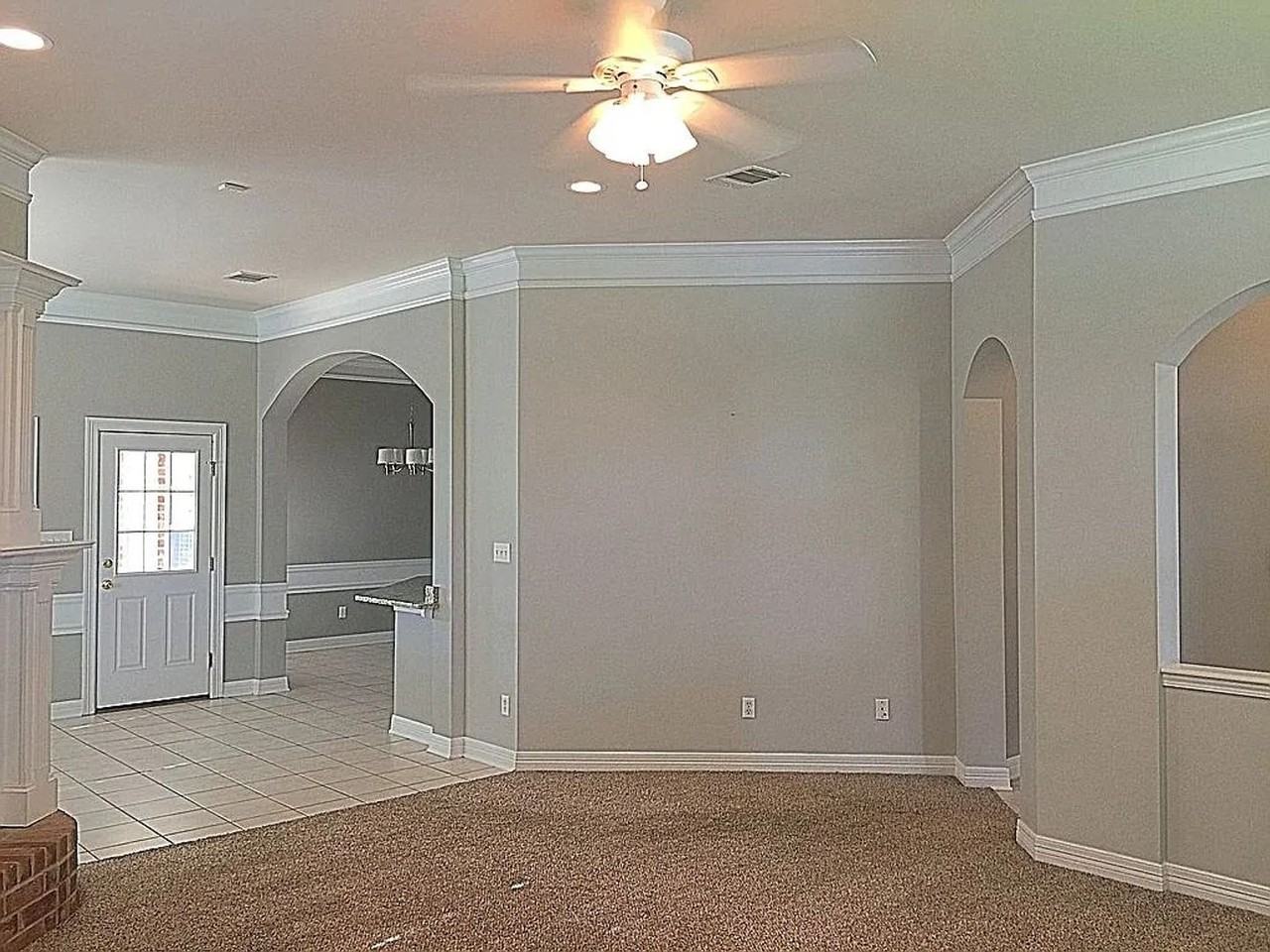 6011 Jason St - Photo 3 of 9