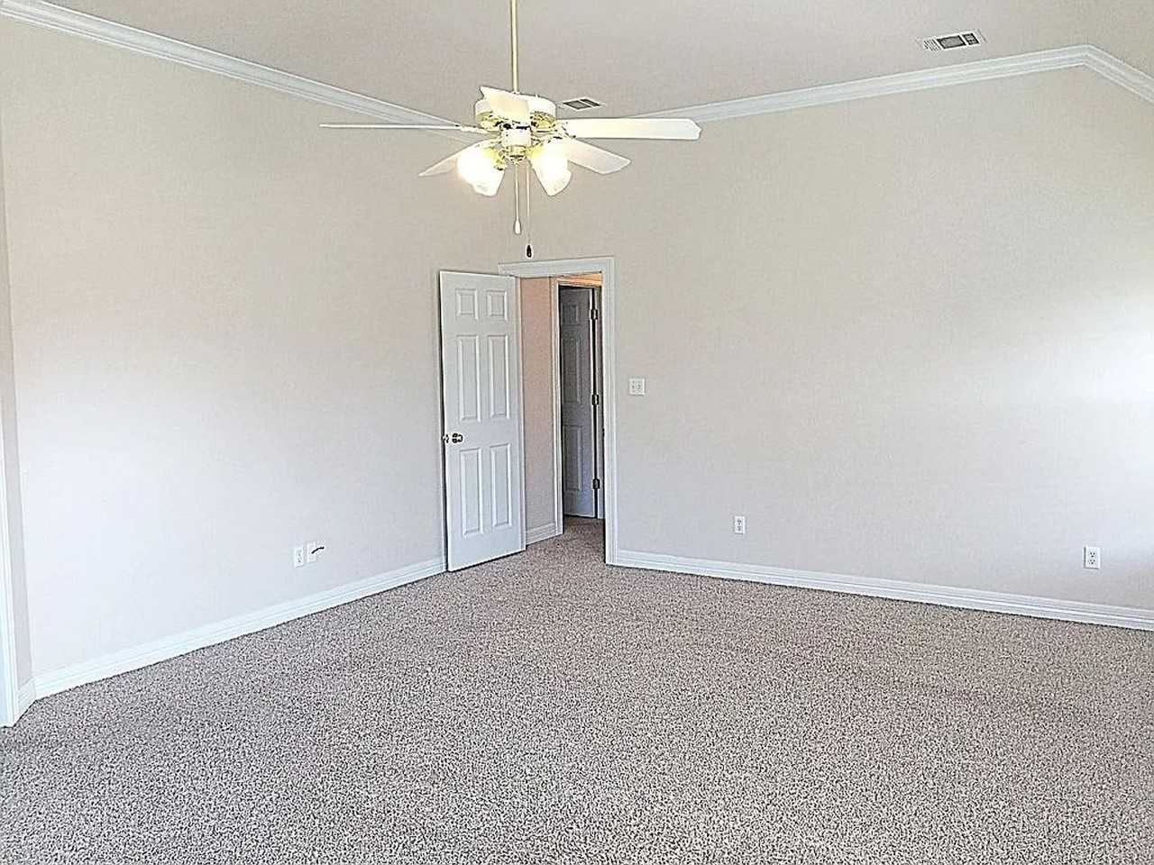 6011 Jason St - Photo 6 of 9