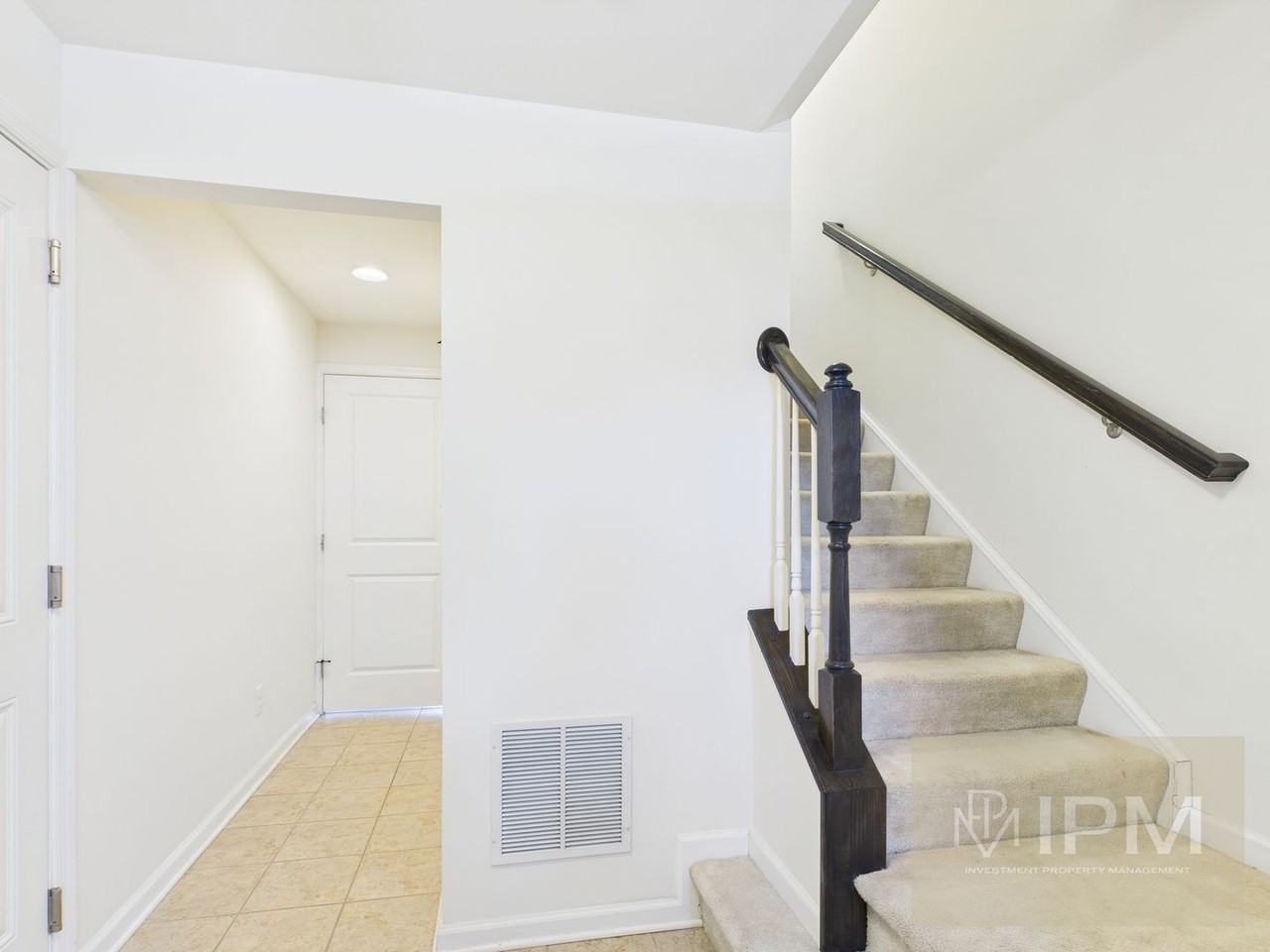 947 Brechin Ln - Photo 2 of 26