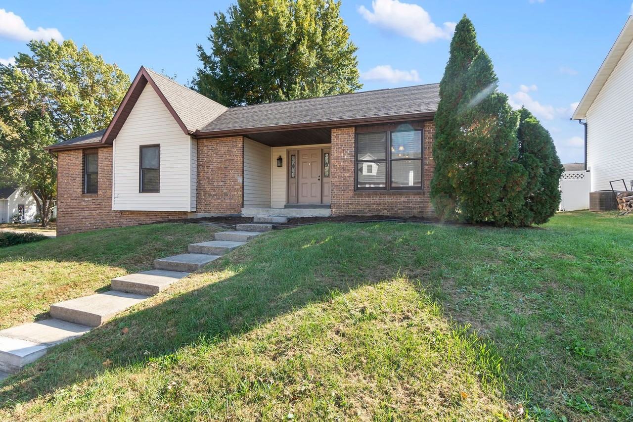 1301 Gina Dr - Photo 2 of 25