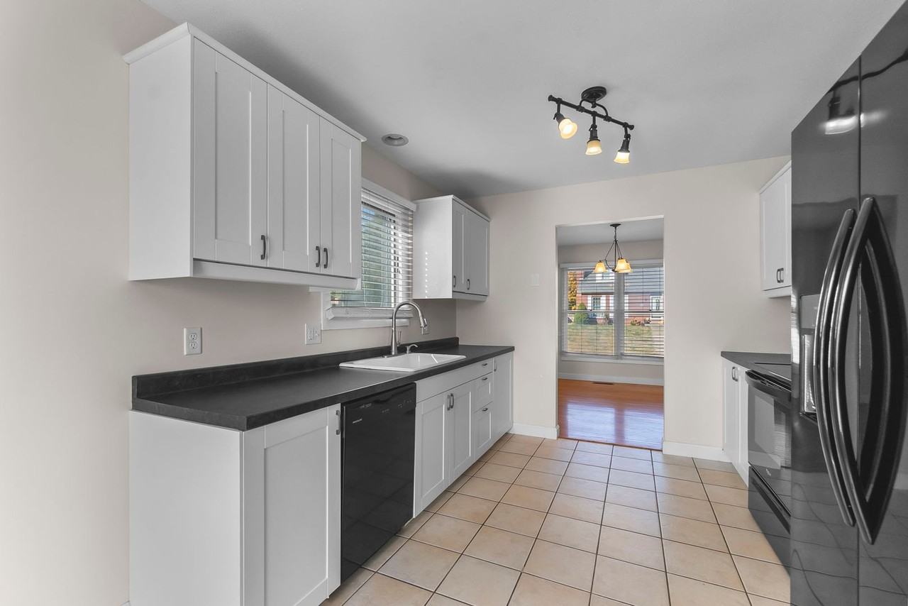 1301 Gina Dr - Photo 5 of 25