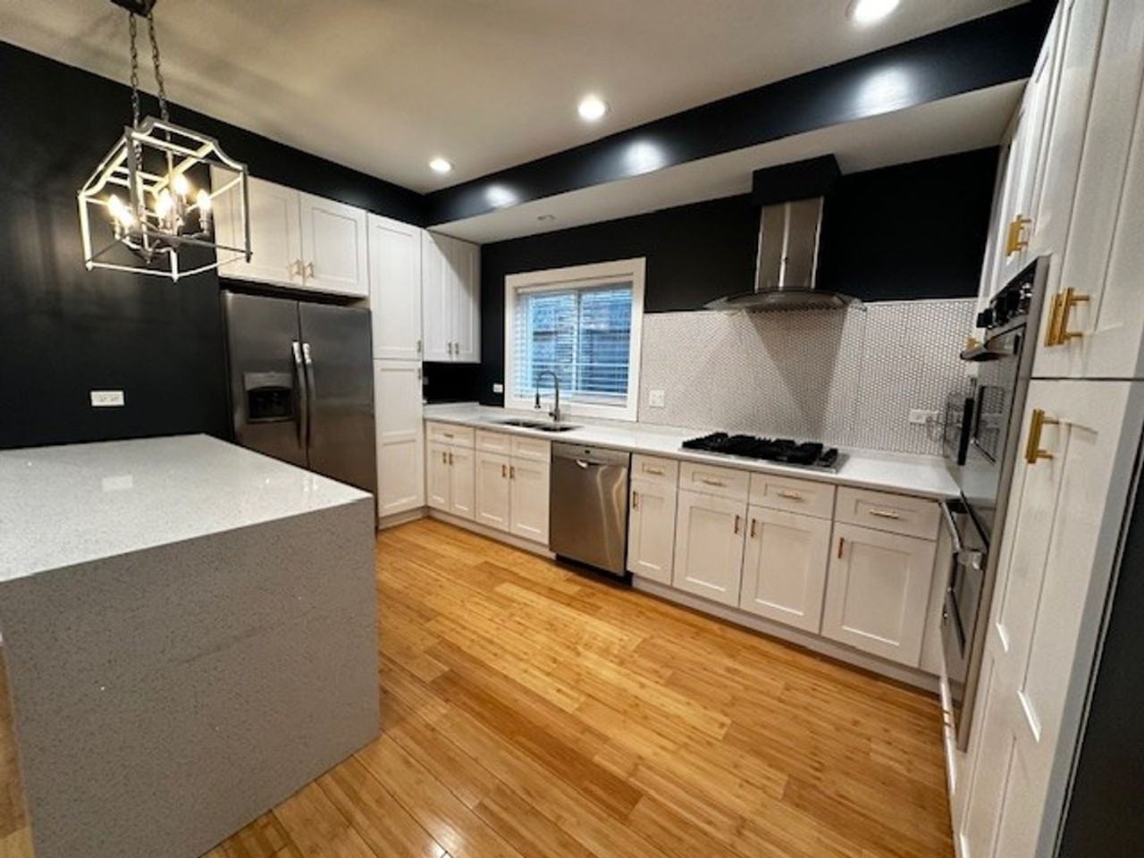 147 N Menard Ave - Photo 2 of 11