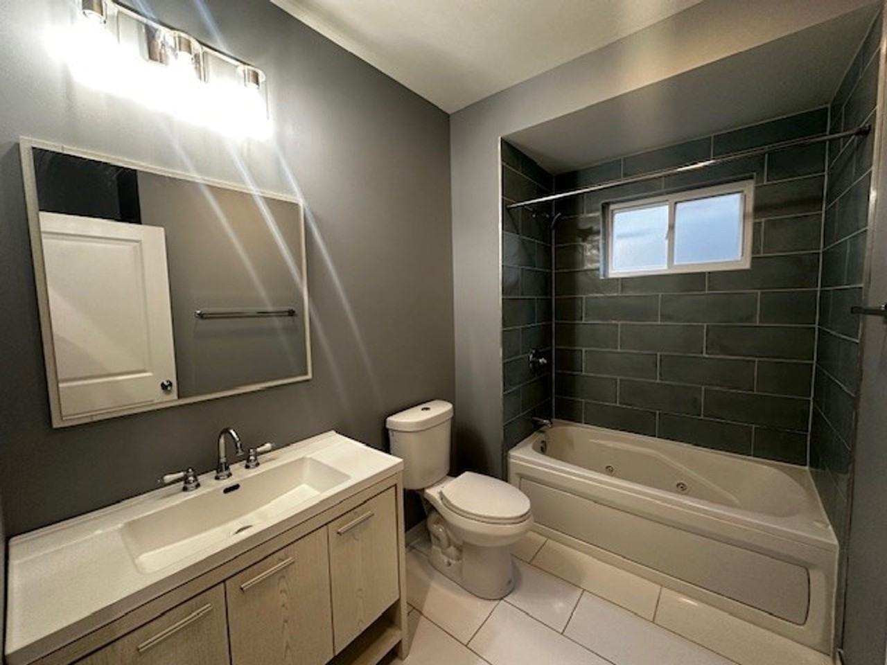 147 N Menard Ave - Photo 7 of 11