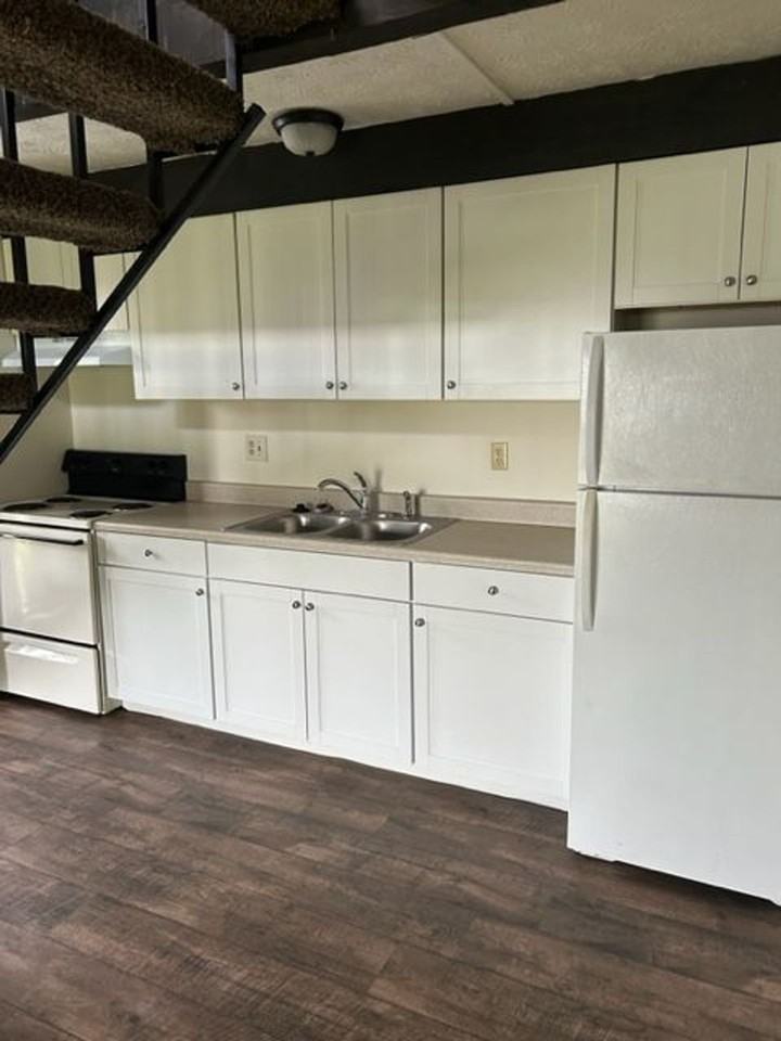 One bedroom loft - Photo 2 of 7