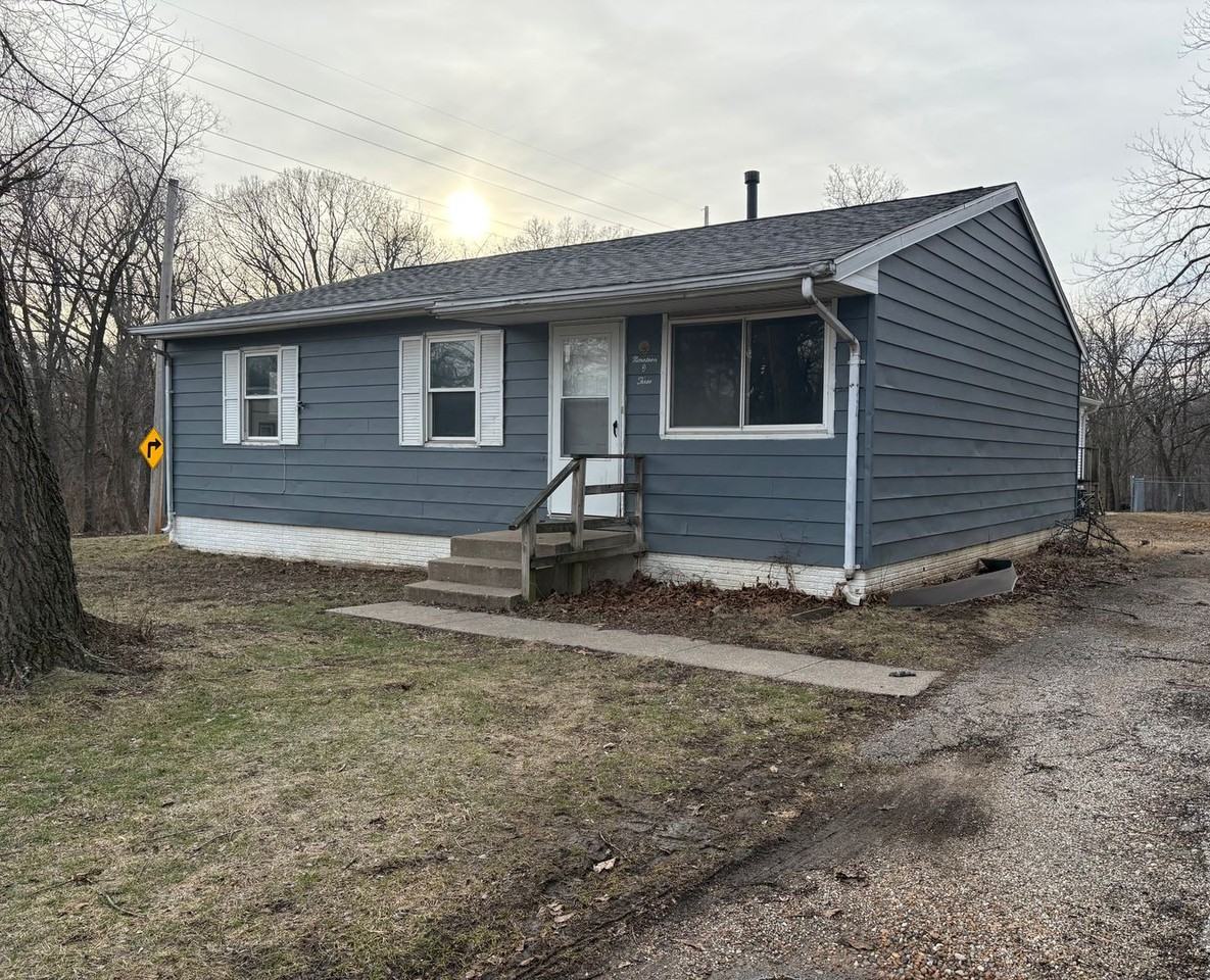 1903 N Idaho St - Photo 2 of 2