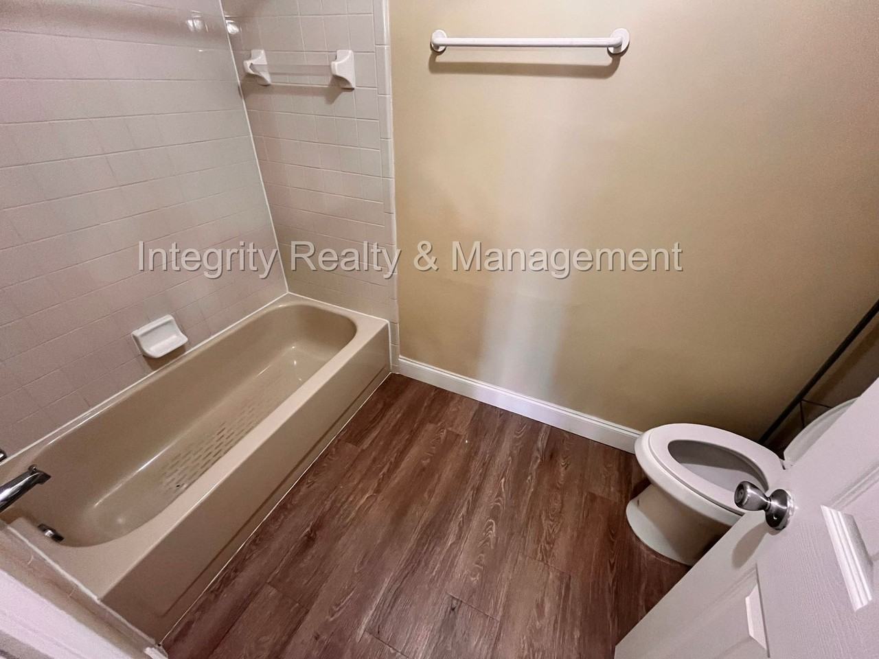 1792 Creek Bank Dr - Photo 2 of 17