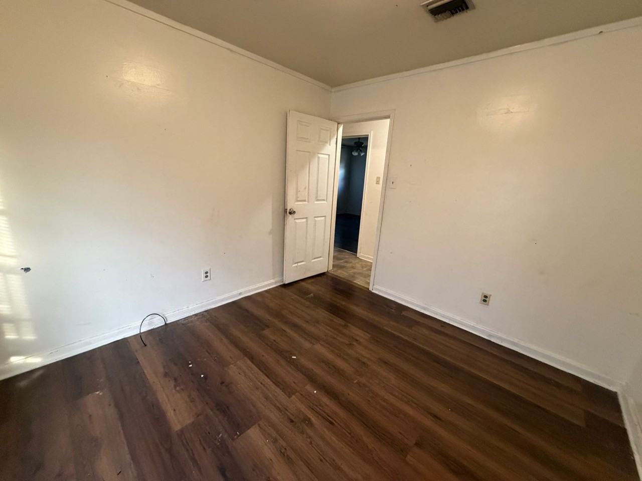 346 Richard St - Photo 5 of 9