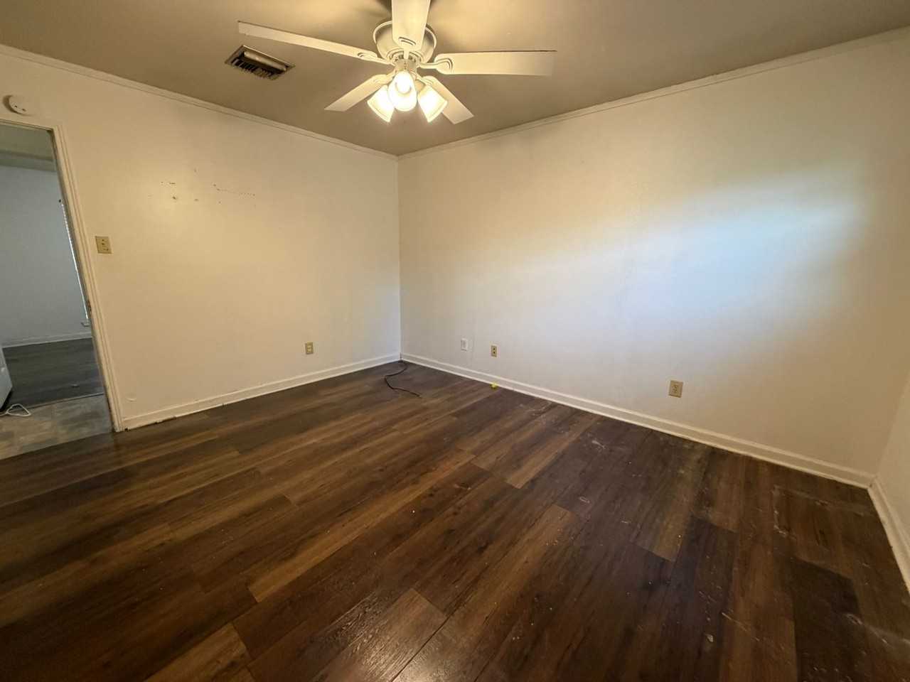 346 Richard St - Photo 6 of 9