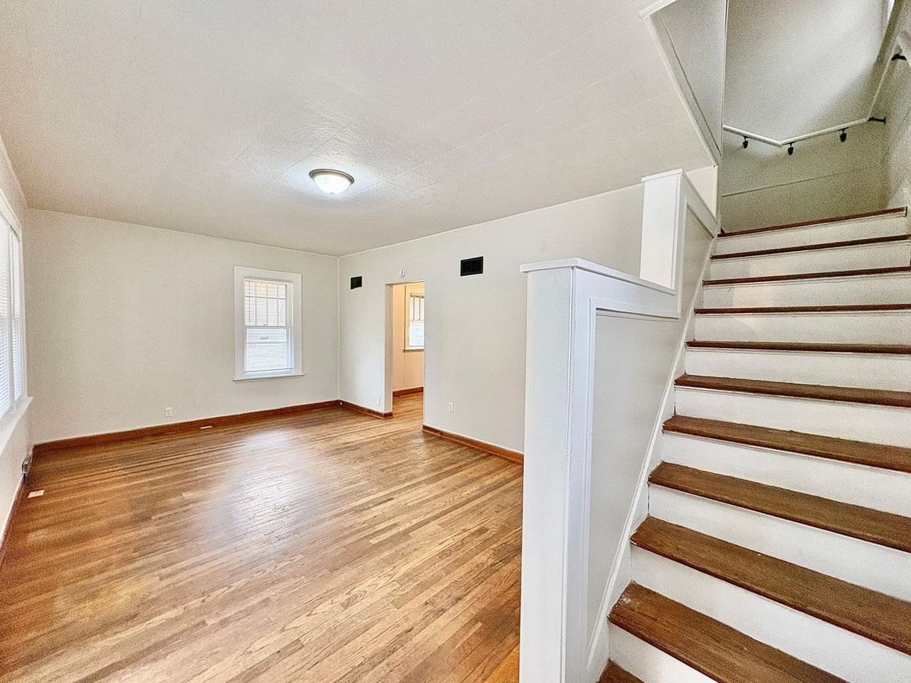 1417 Medora St - Photo 2 of 15