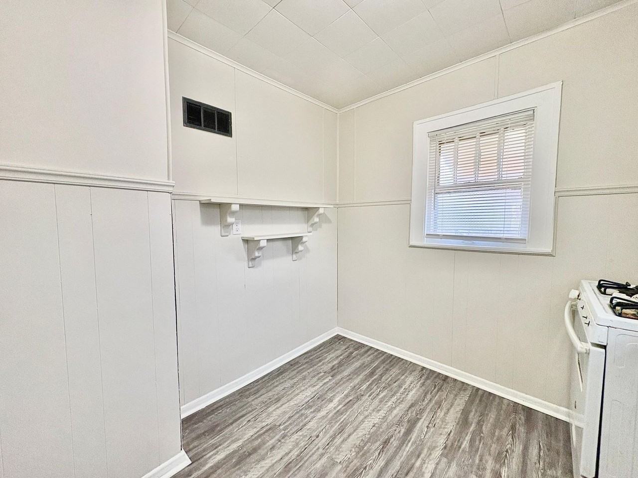 1417 Medora St - Photo 5 of 15