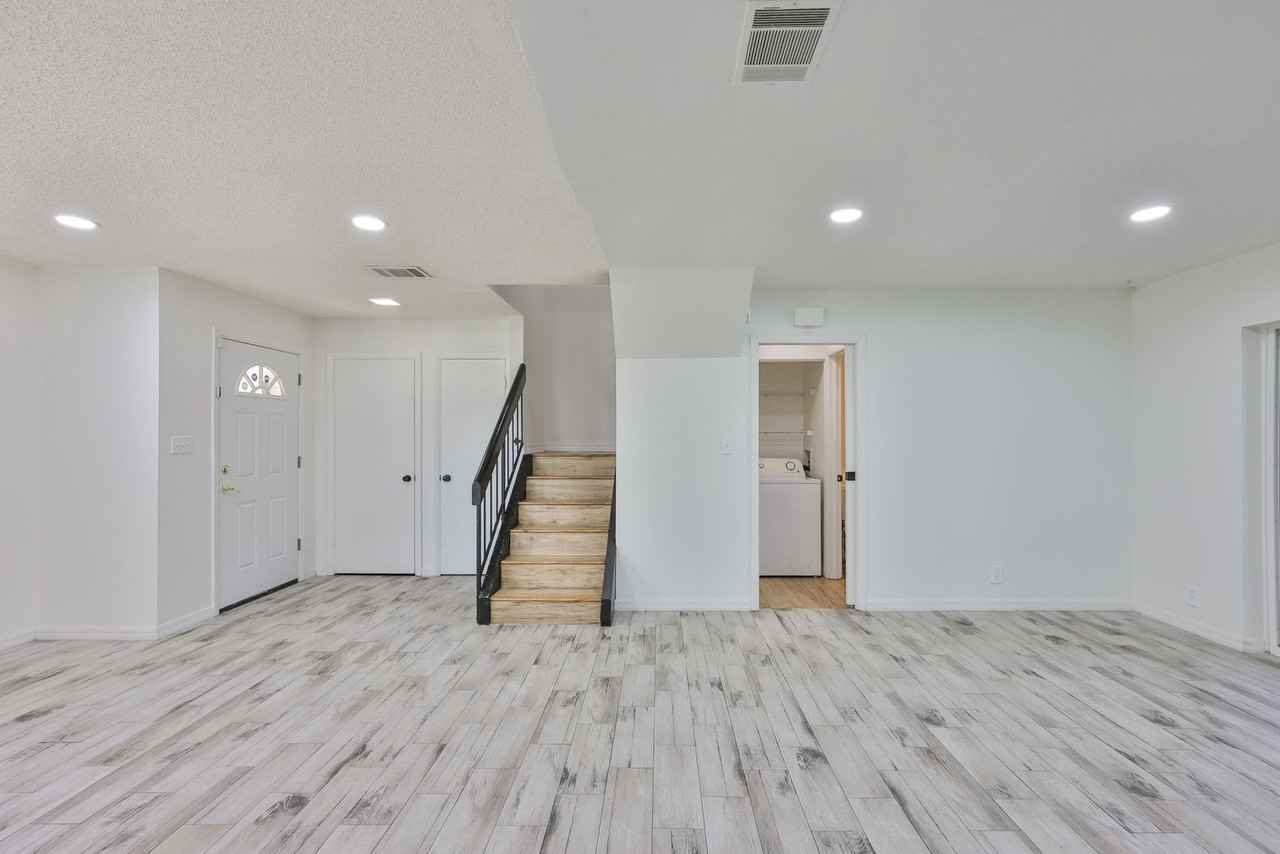 14805 Lake Forest Dr - Photo 5 of 43