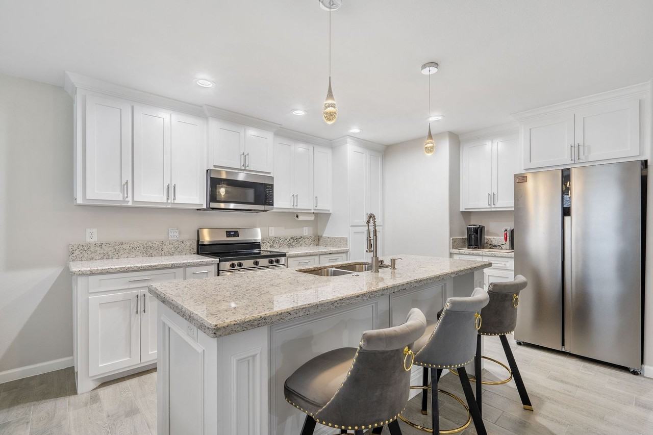 201 E Gutierrez St - Photo 5 of 22