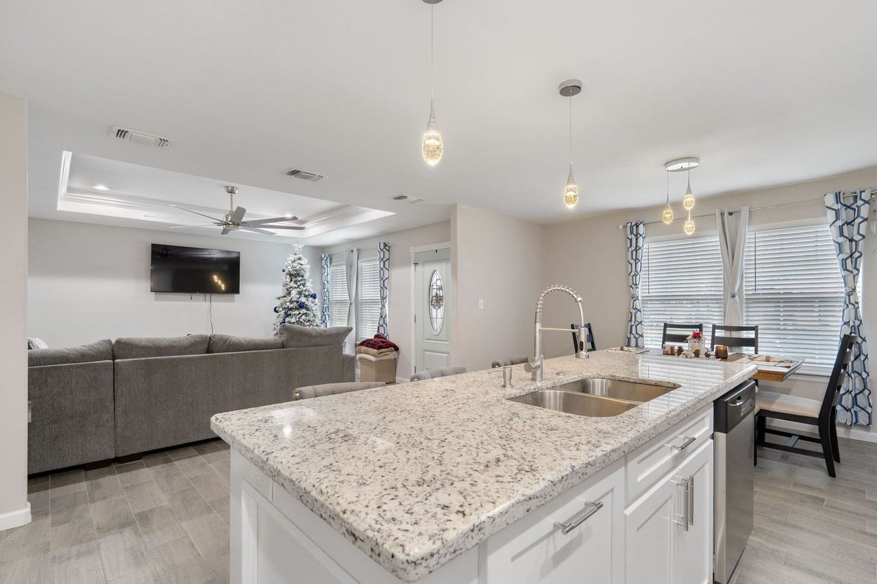 201 E Gutierrez St - Photo 7 of 22