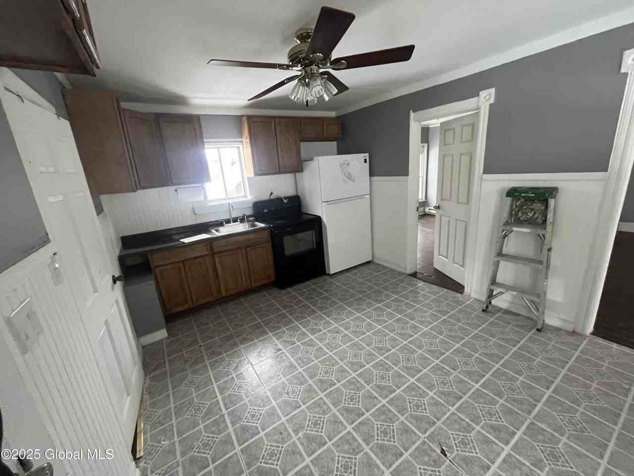 520 N Market St - Photo 2 of 14