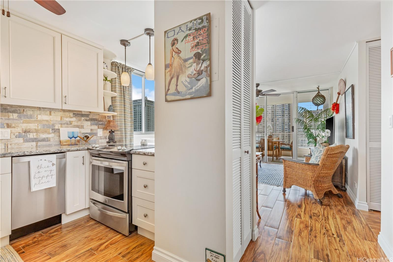 1848 Kahakai Dr #1801 - Photo 5 of 26