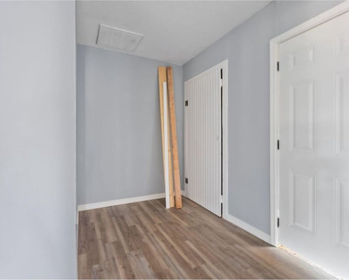 6103 Avenue S - Photo 6 of 10