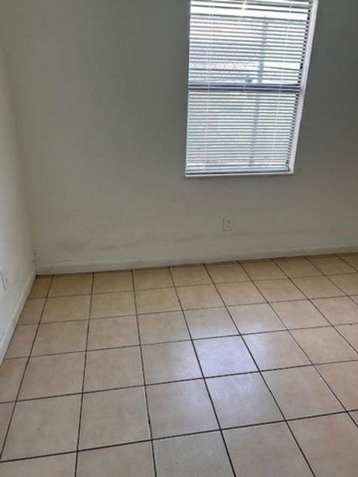 1214 Highview Rd - Photo 6 of 20