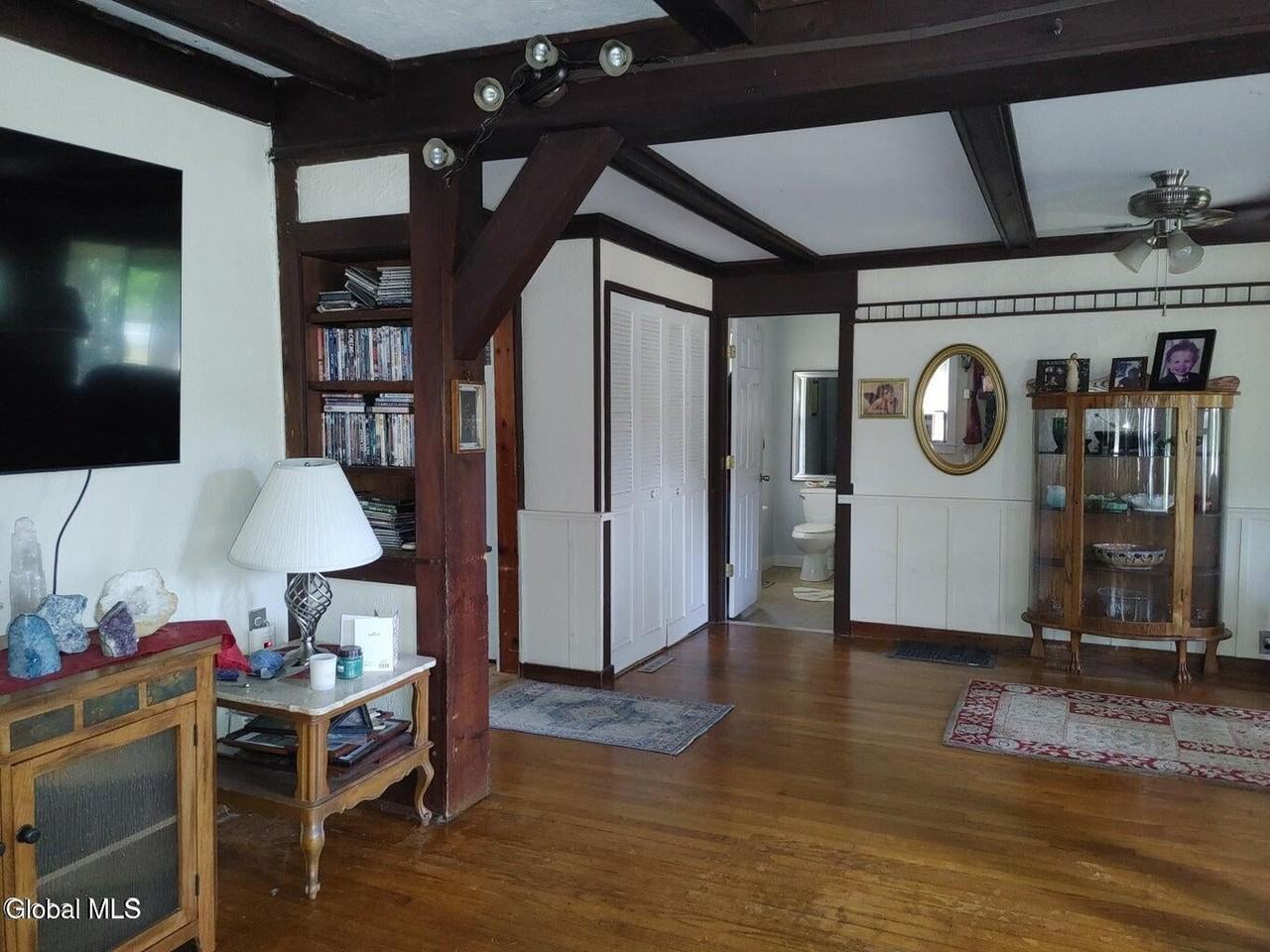 2001 New York 9n Scenic #1 - Photo 2 of 6